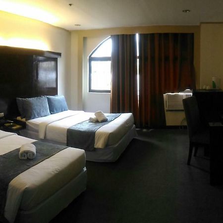 White Knight Hotel Cebu Екстериор снимка