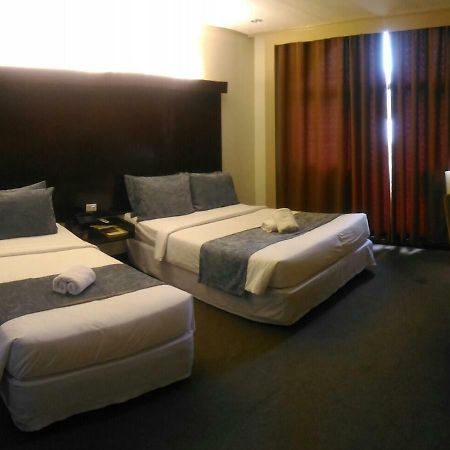 White Knight Hotel Cebu Екстериор снимка
