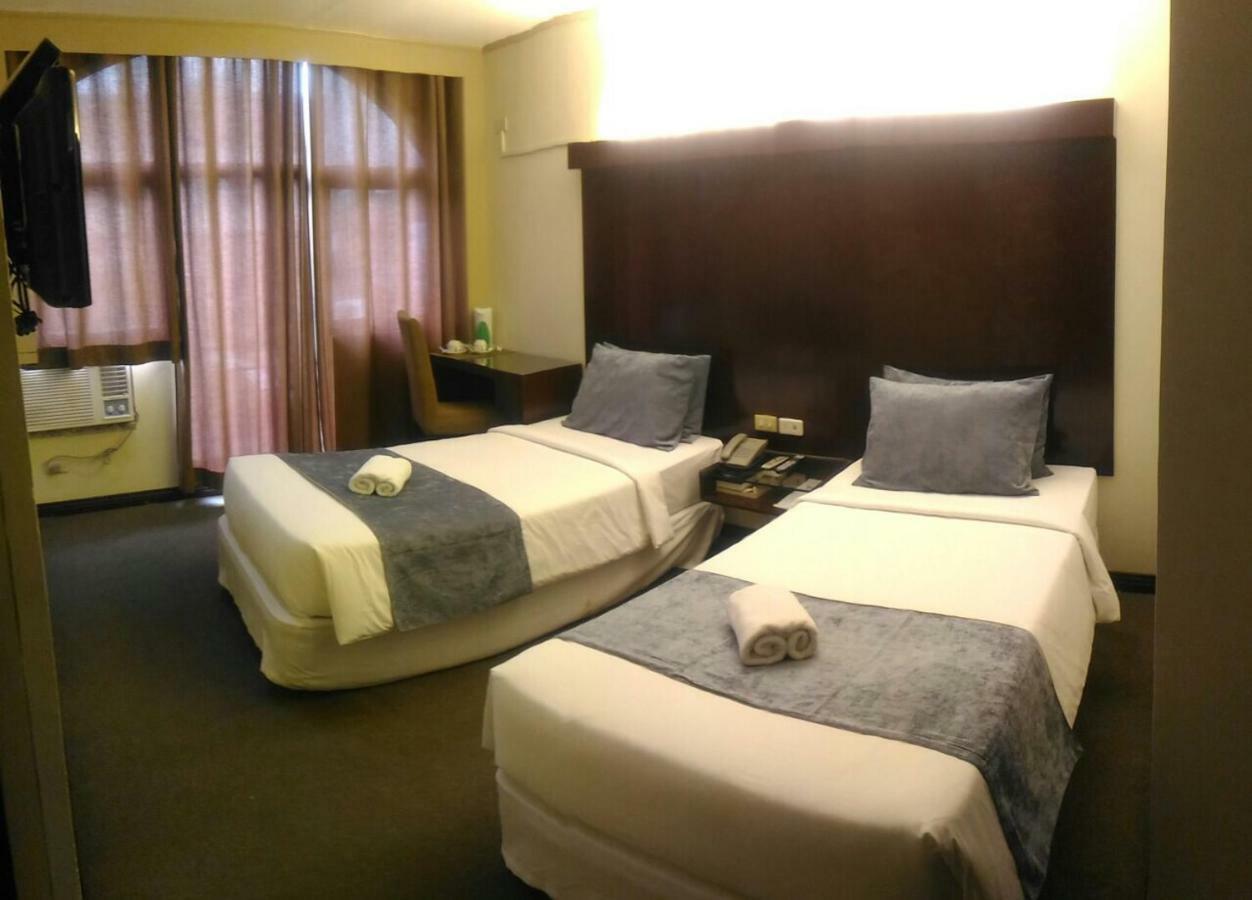 White Knight Hotel Cebu Екстериор снимка