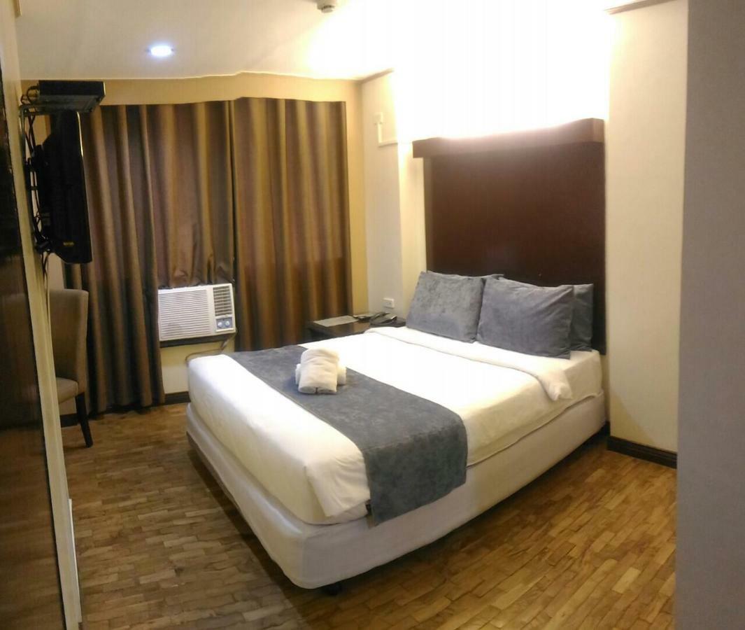 White Knight Hotel Cebu Екстериор снимка