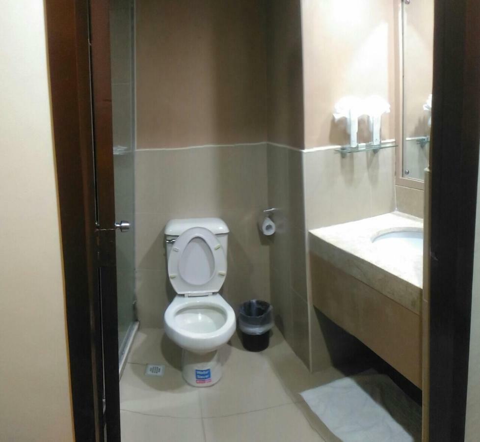 White Knight Hotel Cebu Екстериор снимка