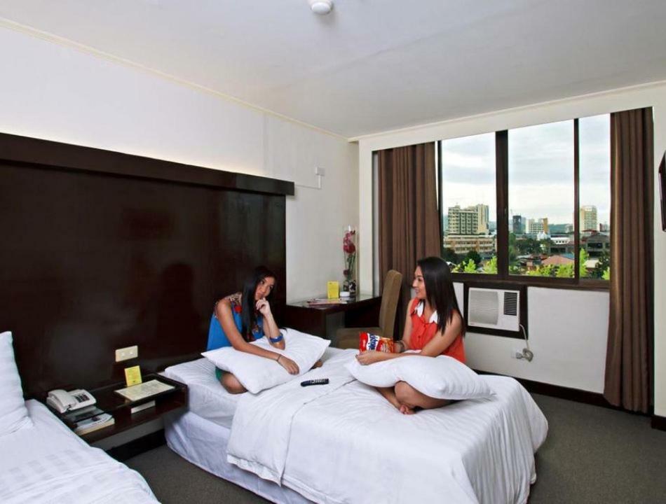 White Knight Hotel Cebu Екстериор снимка